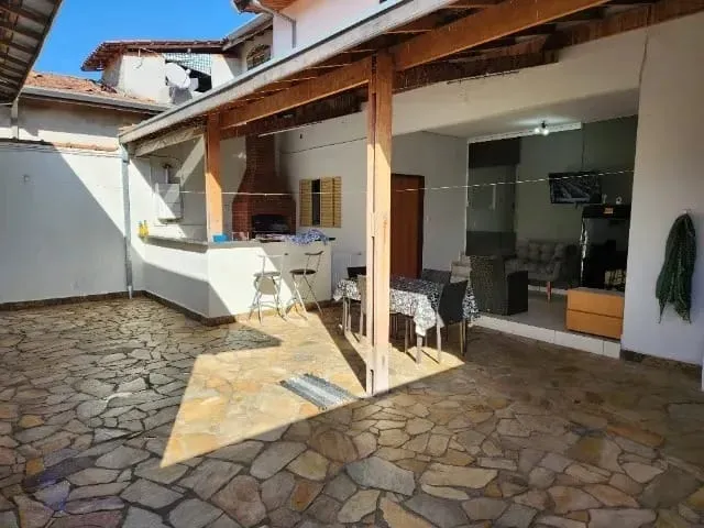 Imagem Casa à venda 5 Quartos, 1 Suite, 4 Vagas, 300M², Jardim Gurilândia, Taubaté - SP