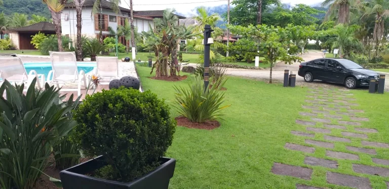 Imagem Linda casa em condomínio Fechado - Bairro Horto