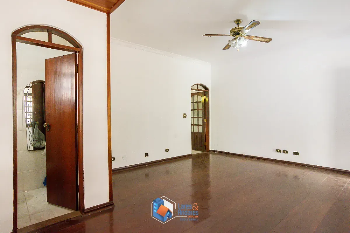 Imagem Sobrado para venda em Conjunto Residencial Butantã com 5 quartos, sendo 2 suítes, 187m²