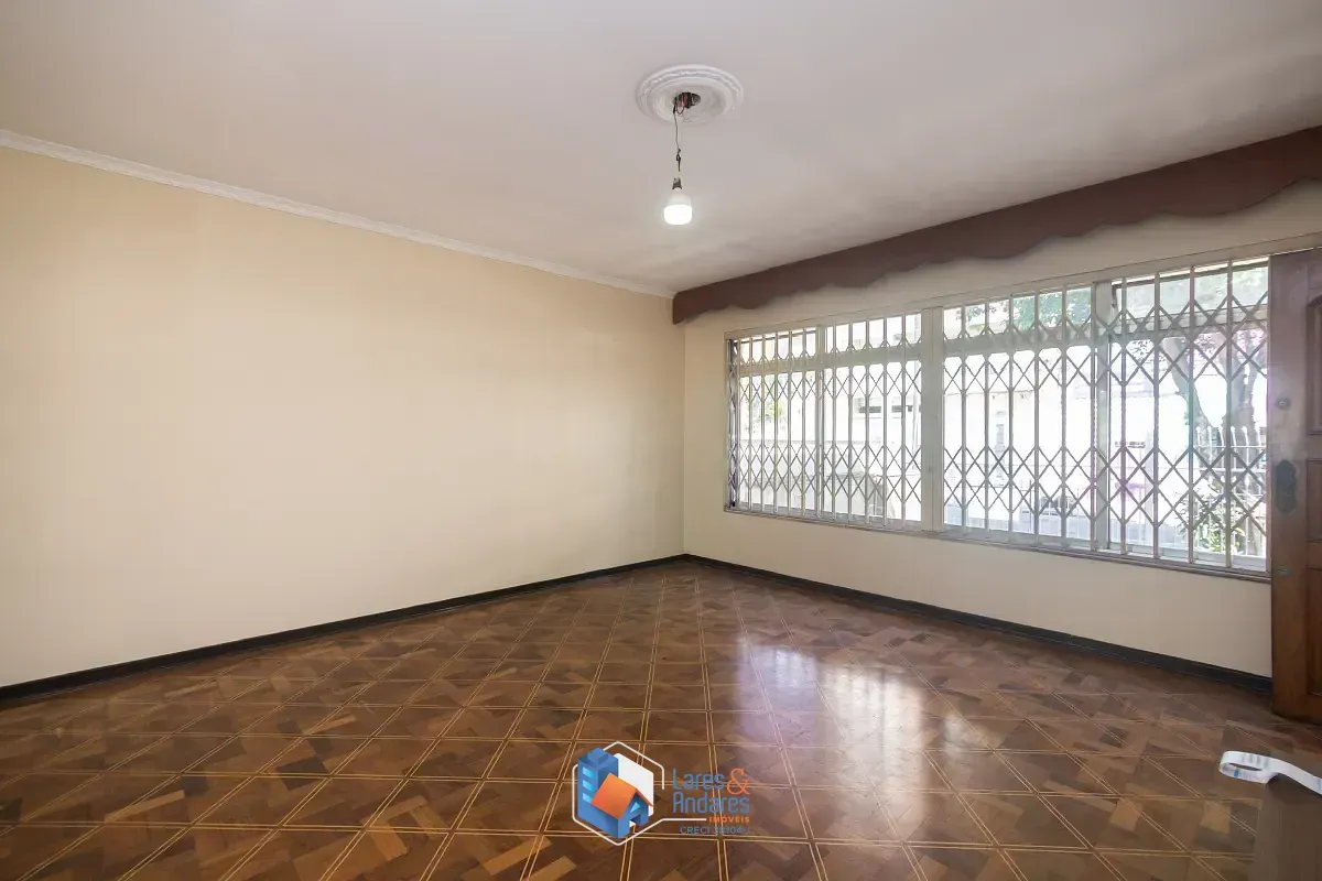 Imagem Casa para venda em Jardim da Glória com 6 quartos, sendo 2 suítes, 210m²