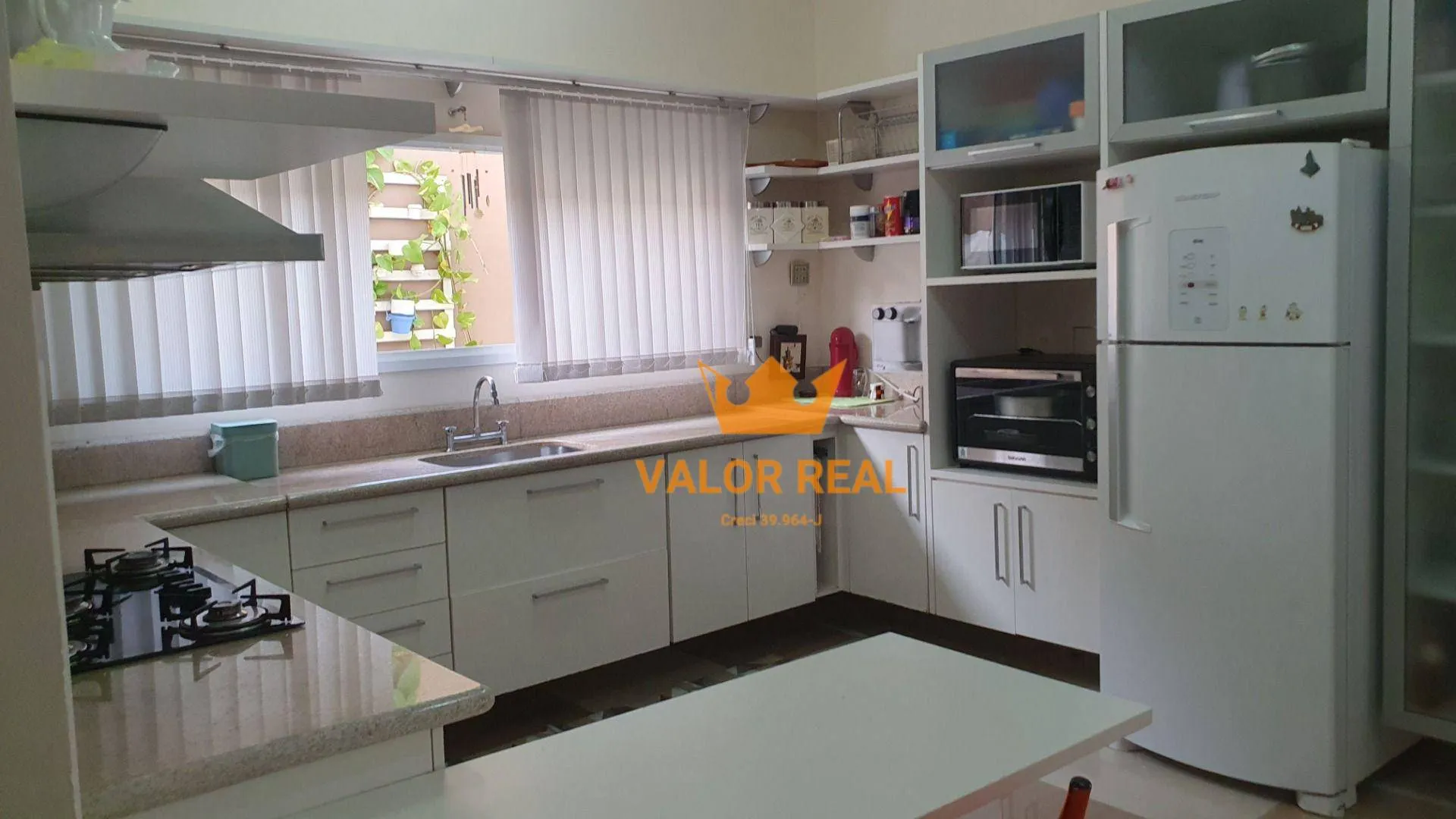 Imagem Casa Condominio na Malota Super oferta - 394 m2 AC, 5 dorm, Escrit. 10 vagas.