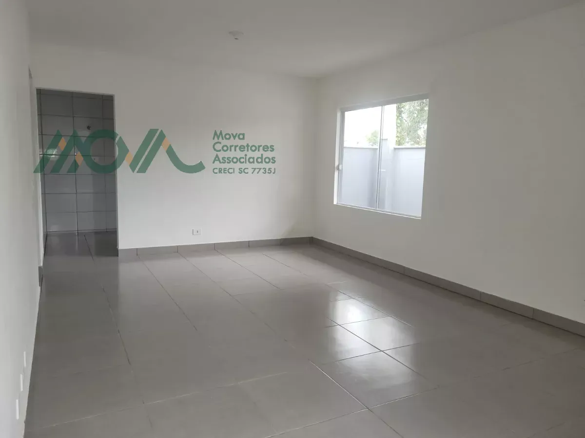Imagem Casa de esquina, localizada no Balneário Farol do Itapoá II, com área construída de aproximadame...
