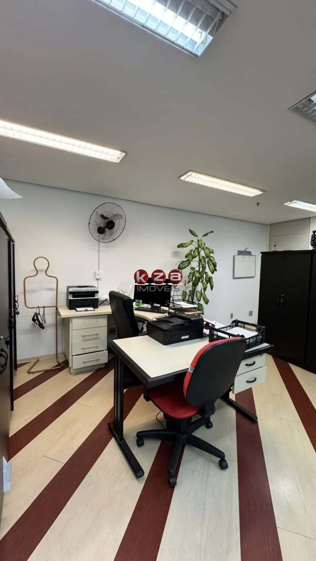 Imagem Sala comercial com 85 metros no Edificio Banco América do Sul, em Campinas-SP, 2 salas, 2 banheiros, 2 vagas.