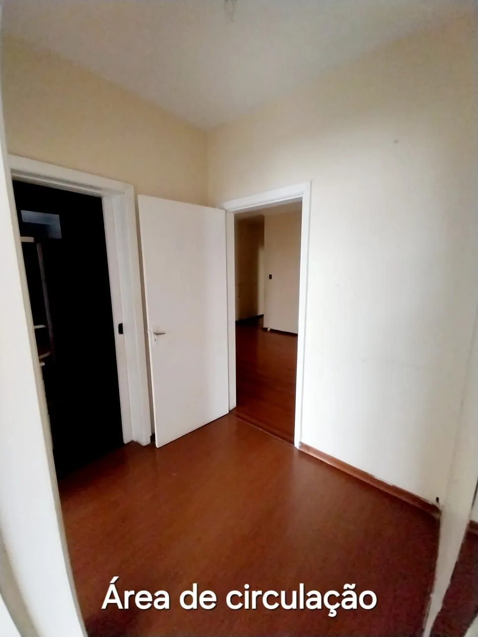 Imagem Apartamento com 03 quartos e 02 banheiros no Bairro Petrópolis
