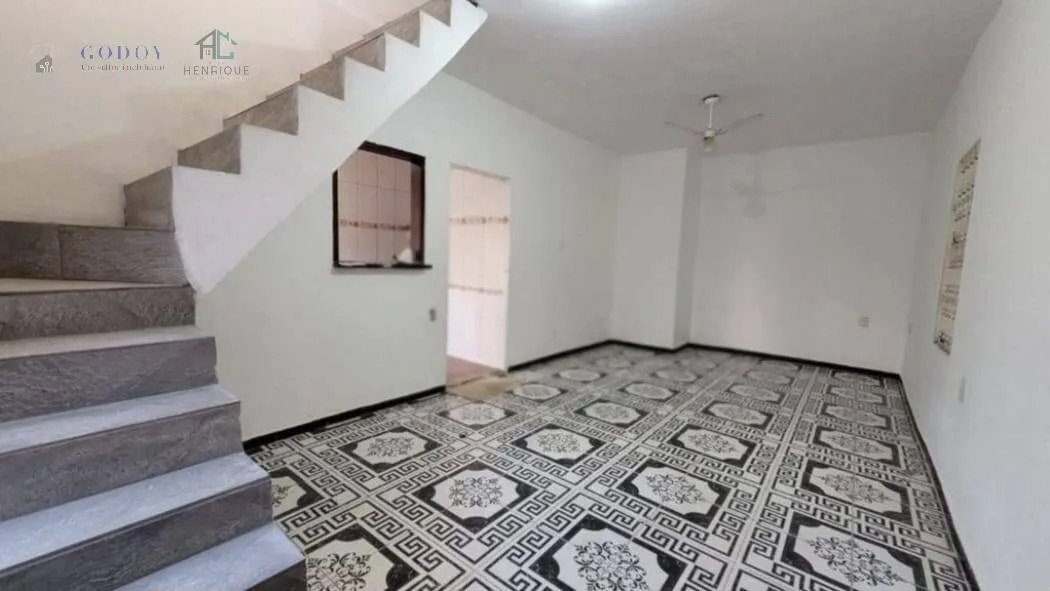Imagem Amplo Sobrado com Suíte, Edícula e Quintal com Churrasqueira