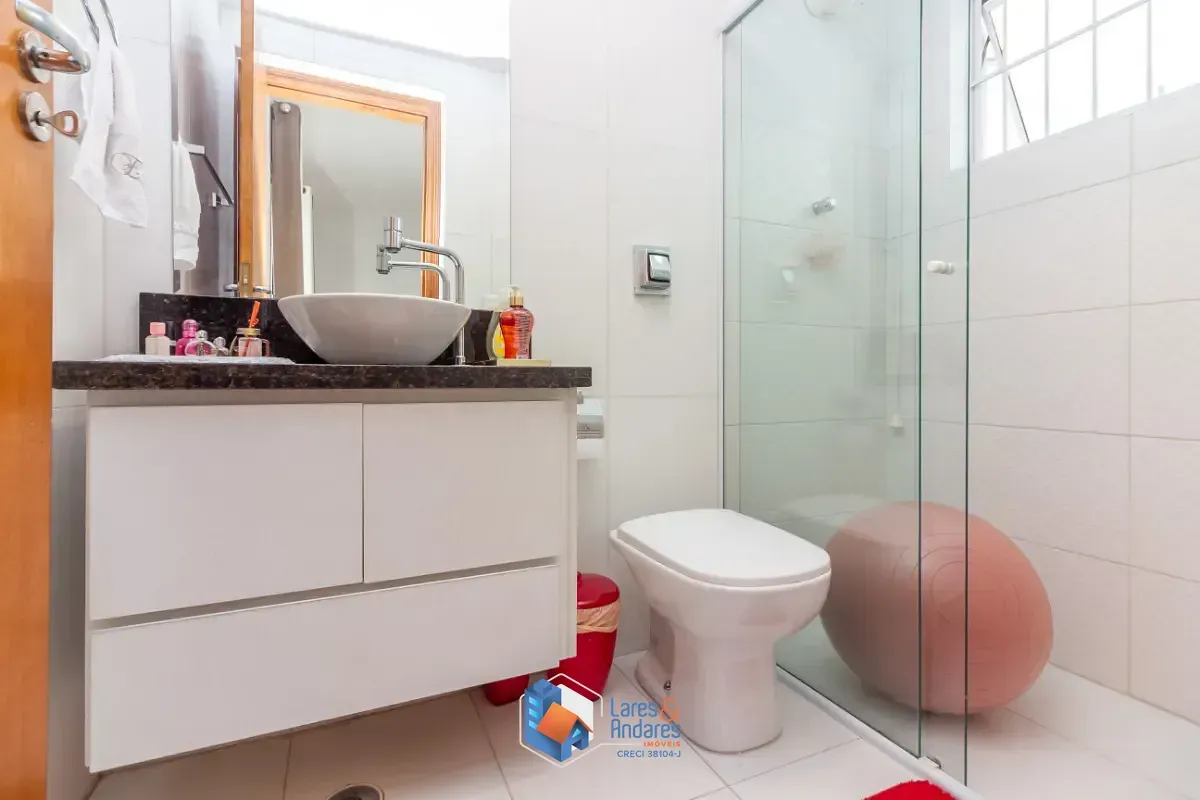 Imagem Casa para venda em Chácara Inglesa com 3 quartos, sendo 1 suíte, 187m²
