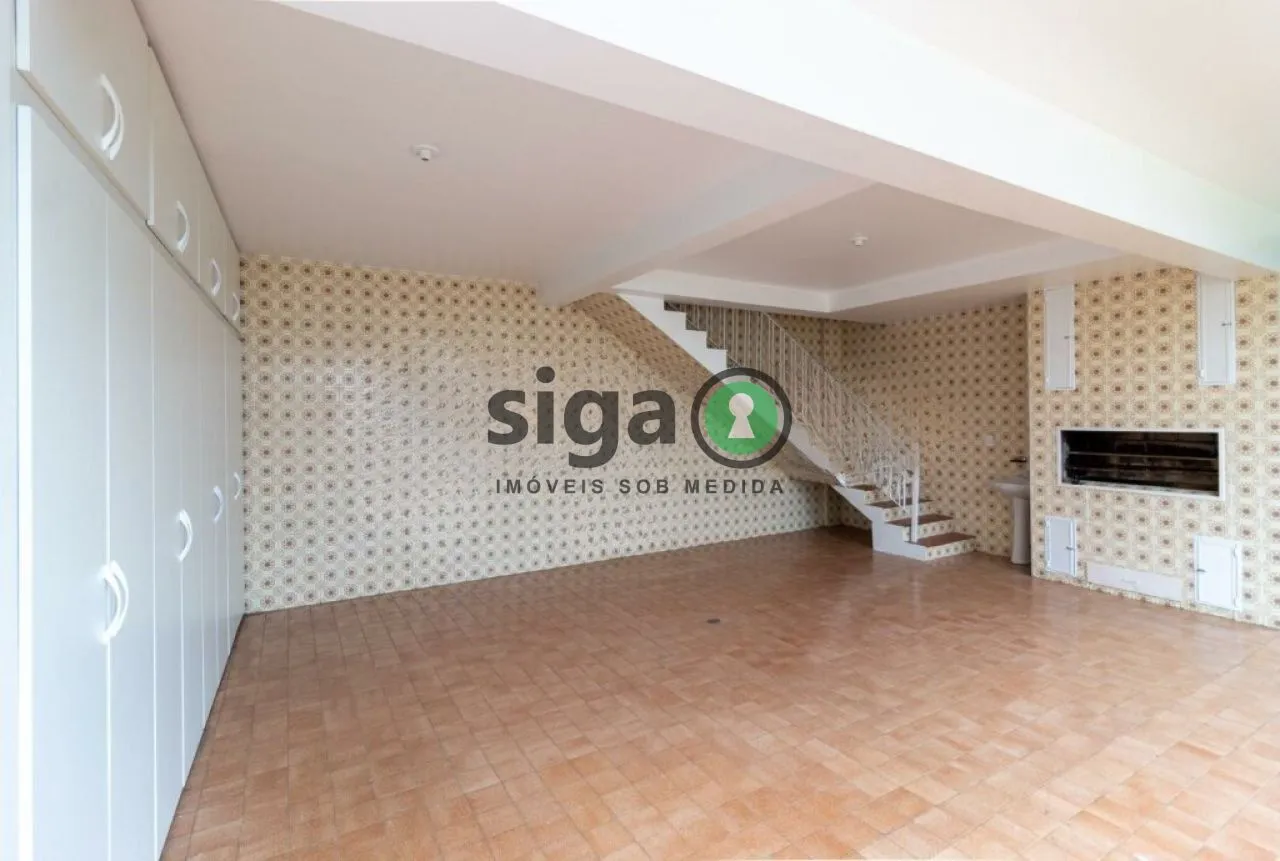 Imagem Sobrado de Alto Padrão com 4 quarts, área Gourmet e 4 Vagas em Interlagos - São Paulo/SP