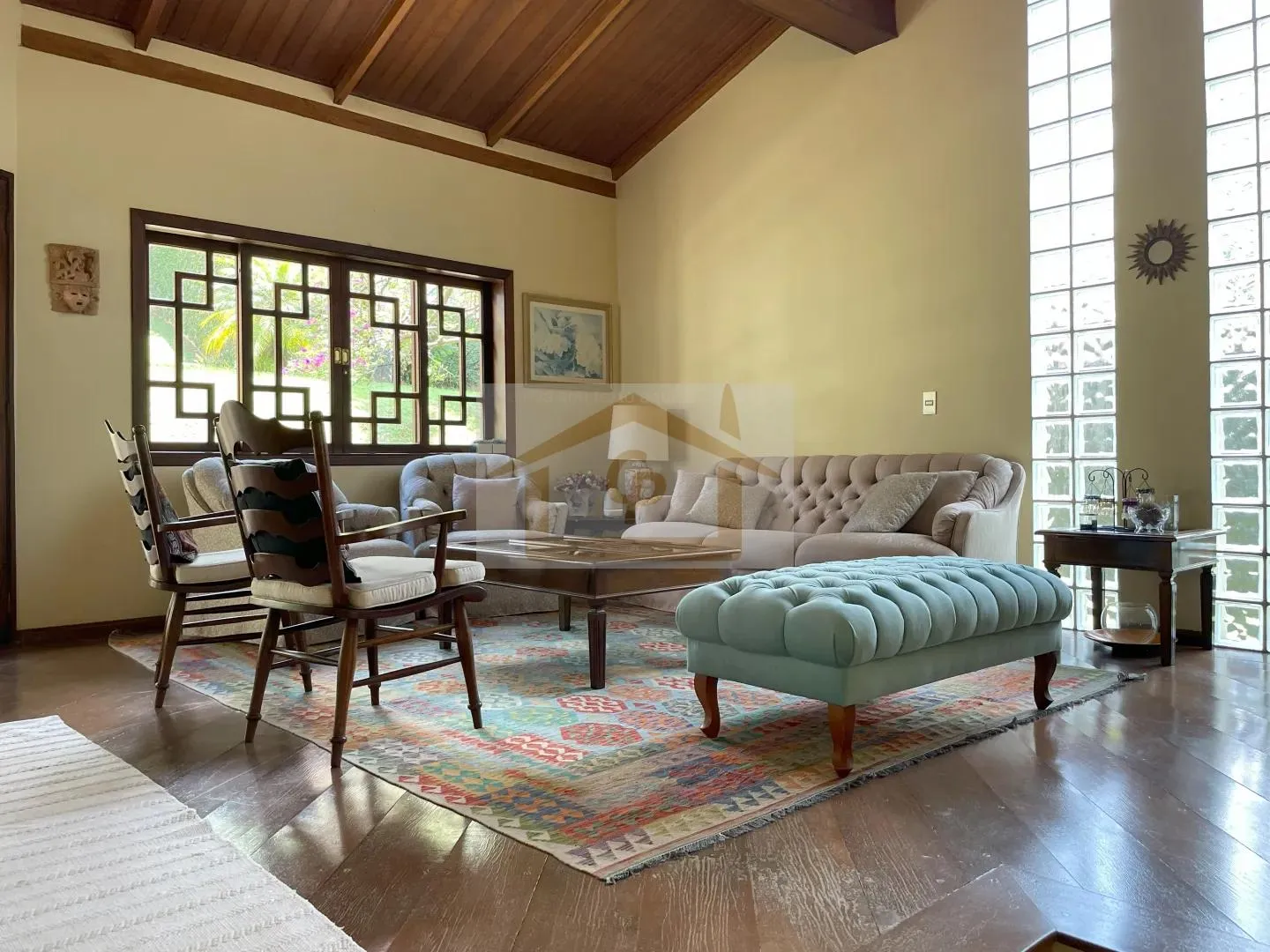 Imagem Magnífica casa bem ao estilo Granjeiros! São 3 suítes 6 Garagens
