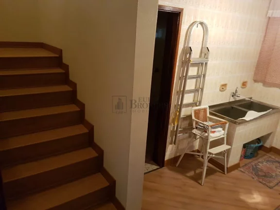 Imagem Casa com 7 dormitórios no centro de Balneário Camboriú.