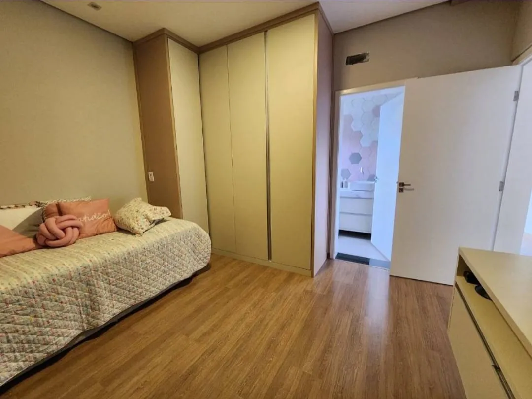 Imagem Lindo Sobrado Mobiliado no Cond. Villa Verona - 285m² com 3 Suítes