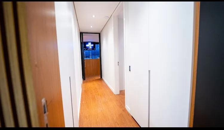 Imagem Casa de 414,93m² com 3 Suítes Localizado no Condomínio Residencial Alphaville II