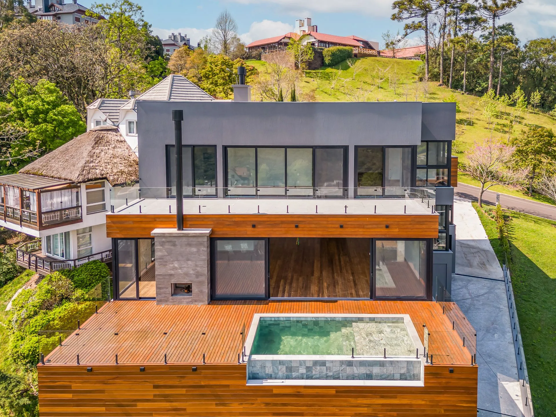 Imagem Casa à venda em Gramado, Bavaria, com 5 quartos, 580m2