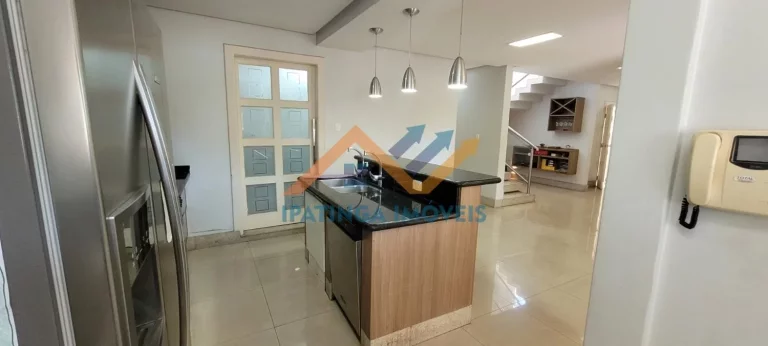 Imagem Casa de 4 quartos e 3 vagas de garagem no Imbaúbas