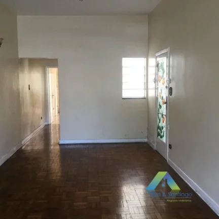 Foto do imóvel Ótima casa com 3 dormitórios, 5 vagas de garagem em bairro tranquilo e próximo a comércios e principais avenidas com excelente valor !