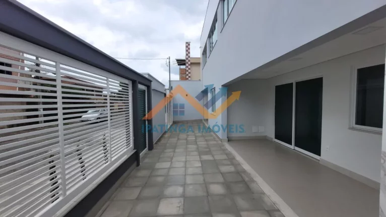 Casa em Coronel Fabriciano em Rua Florianópolis