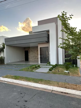 Casa em Condomínio de Luxo com 3 Suítes e 4 Vagas de Garagem em Coxipó da Ponte, Cuiabá-MT - Imperdível!