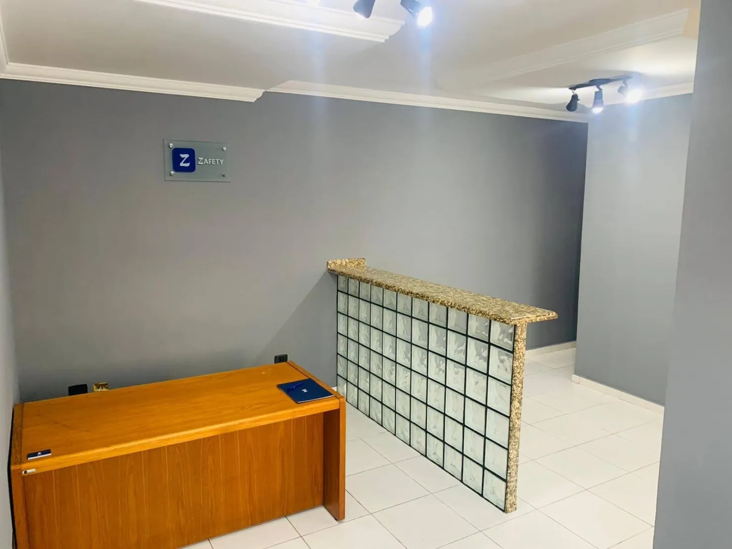 Imagem Apartamento à venda 2 Quartos, 2 Vagas, 55M², Residencial Mombaça, Pindamonhangaba - SP | Edificio Celeste