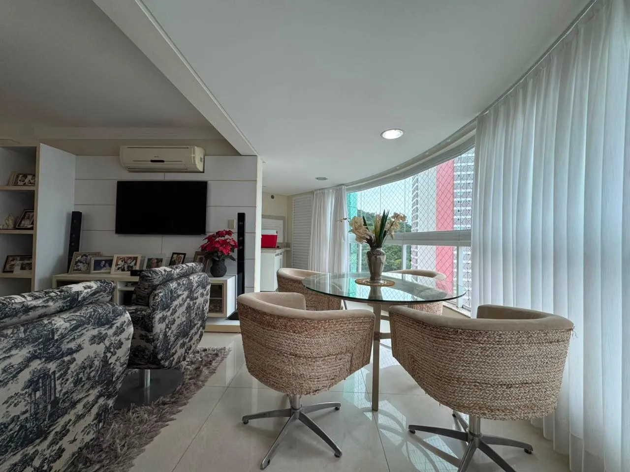Imagem Apartamento com vista para o mar à venda com 135m2 por R$ 2.980.000,00