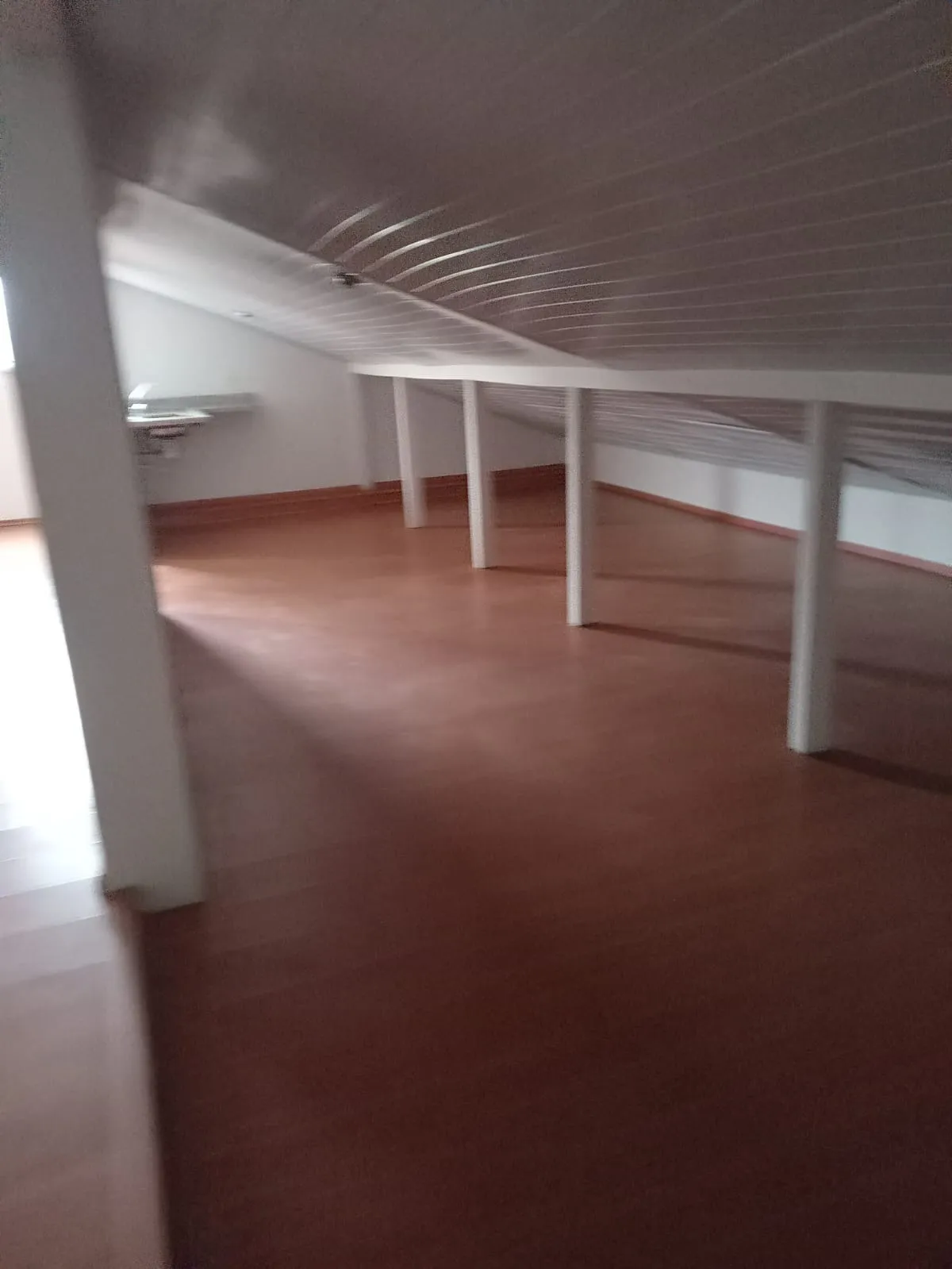 Imagem Casa de alto padrão em condomínio no Tamboré, Santana de Parnaíba-SP: 4 quartos, 4 suítes, 2 salas, 4 banheiros, 4 vagas.