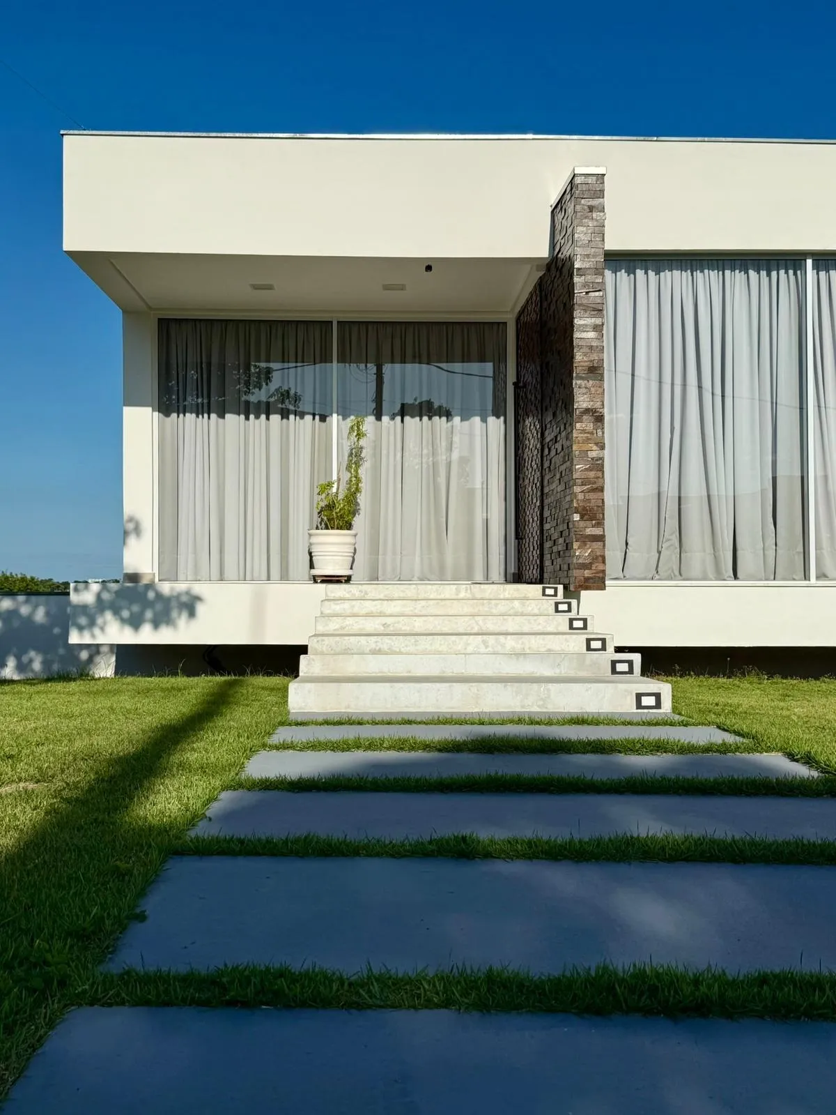 Imagem Espetacular residência de alto padrão à venda em condomínio de Araçoiaba da Serra-SP, no Village Araçoiaba: 4 quartos, 3 suítes, 3 salas, 4 banheiros, 4 vagas de garagem e 367,60 m².
