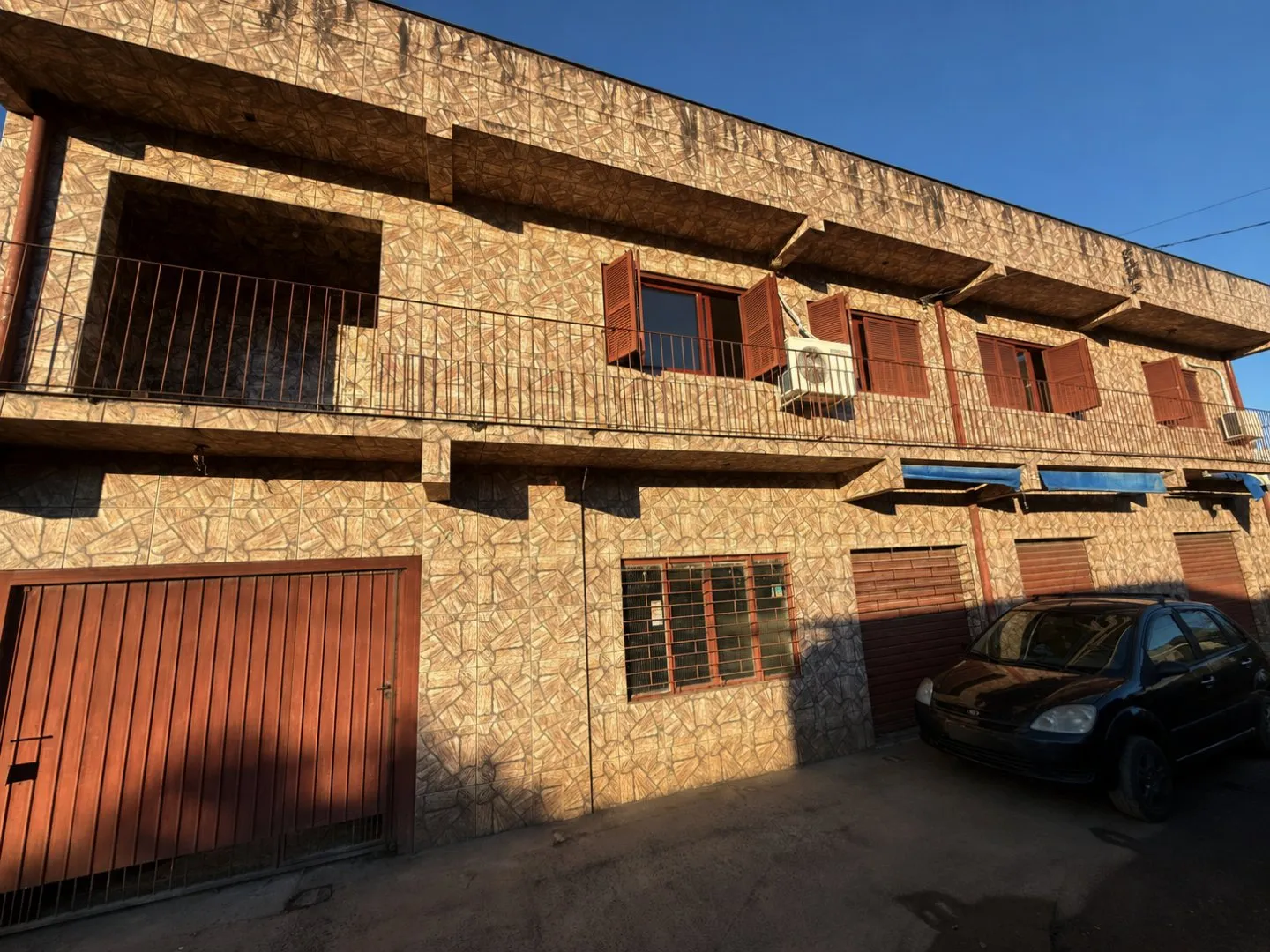 Casa Com Ponto Comercial a venda em Viamão - Santa Isabel em terreno 18x22