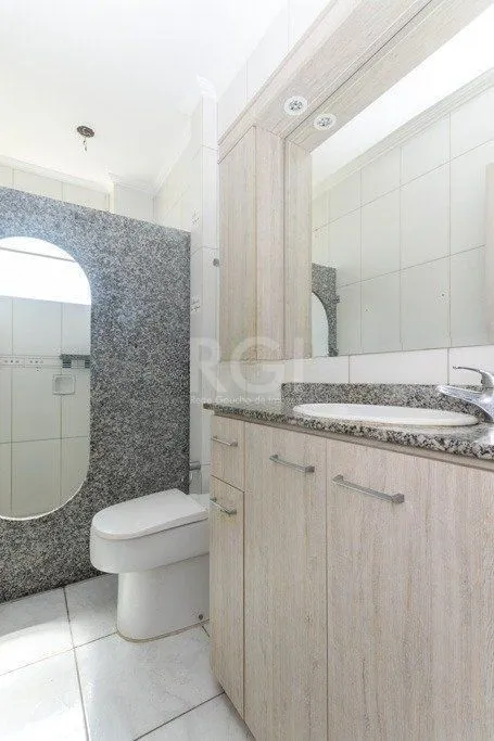 Imagem Apartamento 100m² no bairro Farroupilha - semi mobiliado, 3 dormitórios, 1 suíte e 1 vaga