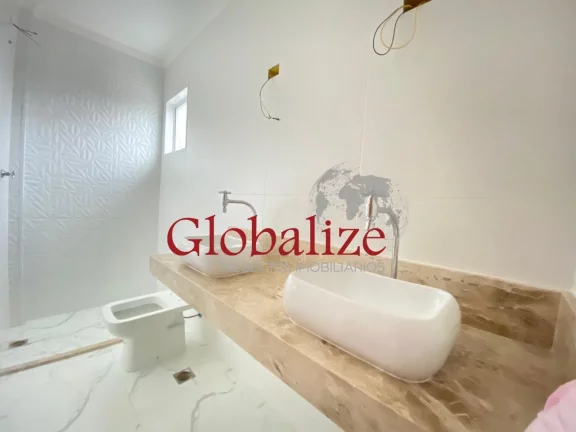 Imagem CASA COM 3 SUÍTES, 5 BANHEIROS,PISCINA,CHURRASQUEIRA À VENDA POR R$ 1.250.000,00