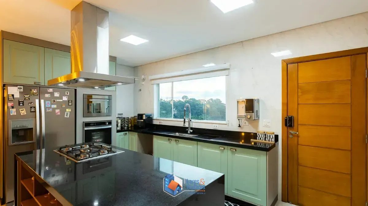 Imagem Sobrado para venda e locação em Chácara Inglesa com 3 quartos, sendo 1 suíte, 185m²