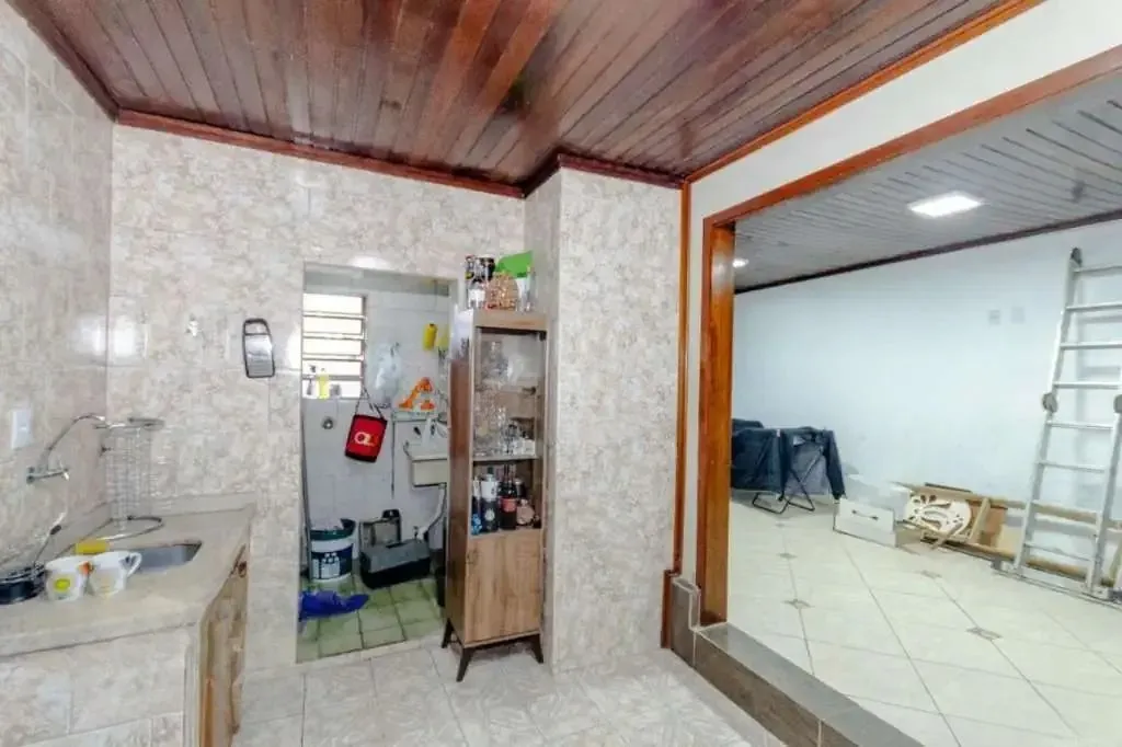Imagem Casa à venda com 3 dormitórios, 1 suíte e espaço gourmet em terreno alto