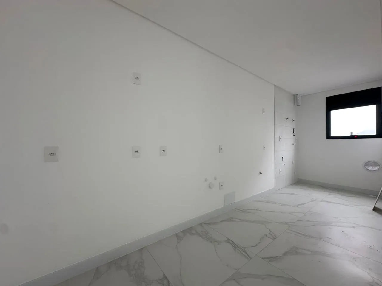 Imagem Apartamento à venda com 692m2 por R$ 950.000,00