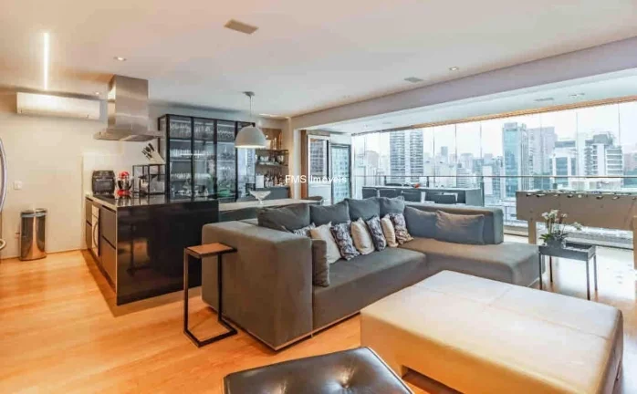 Imagem Apartamento à venda na Vila Nova Conceição, com 2 Quartos sendo 1 Suíte, 2 Salas, 3 Vagas e 160m² de Área