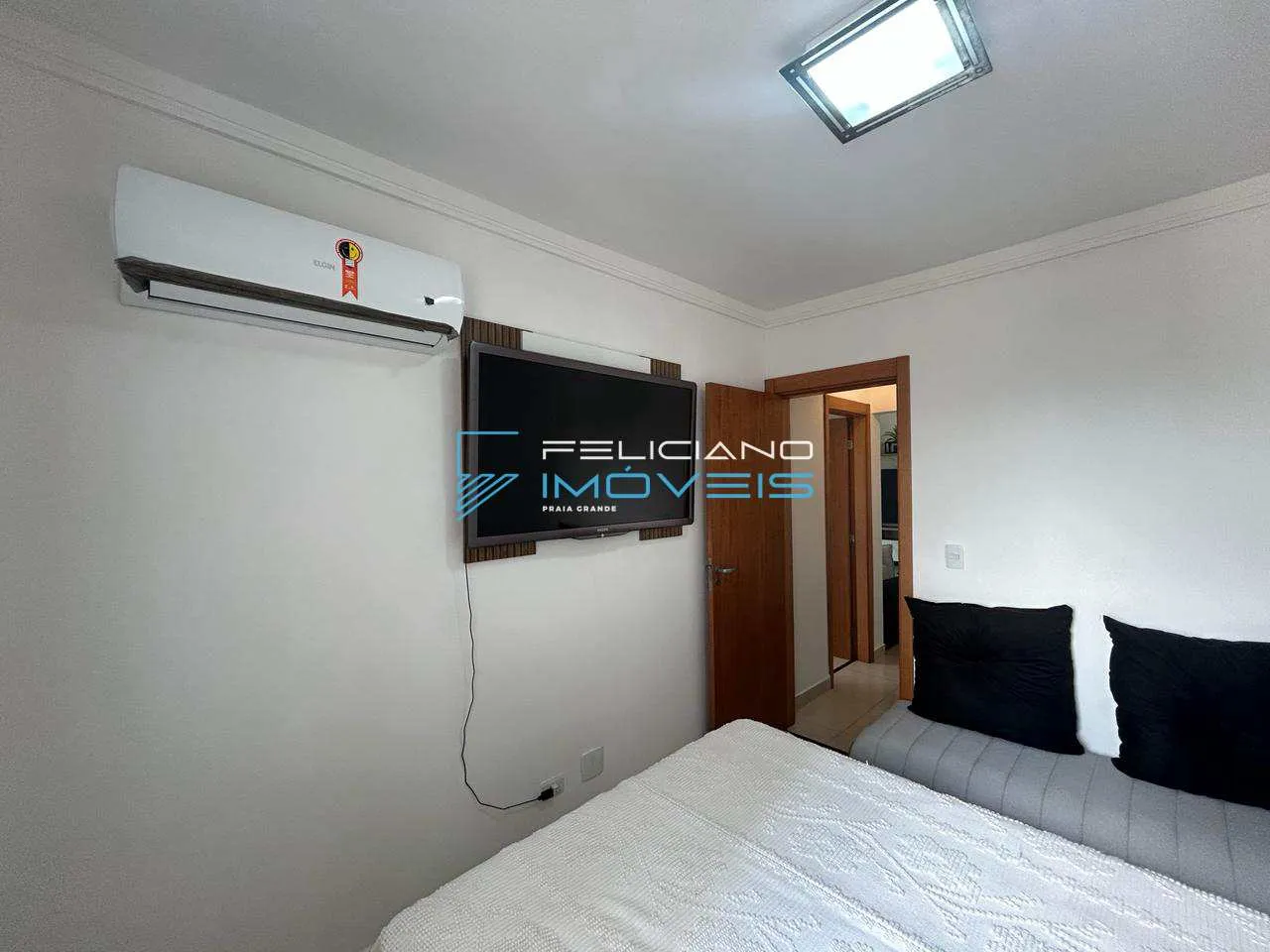Imagem Apartamento com 2 quartos, Ocian, Praia Grande - R$ 520 mil, Cod: 7473