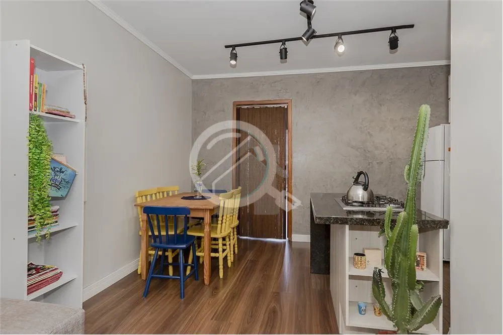 Imagem Apartamento de 1 dormitório na Cidade Baixa, região central de Porto Alegre. Imóvel de fundos, si...