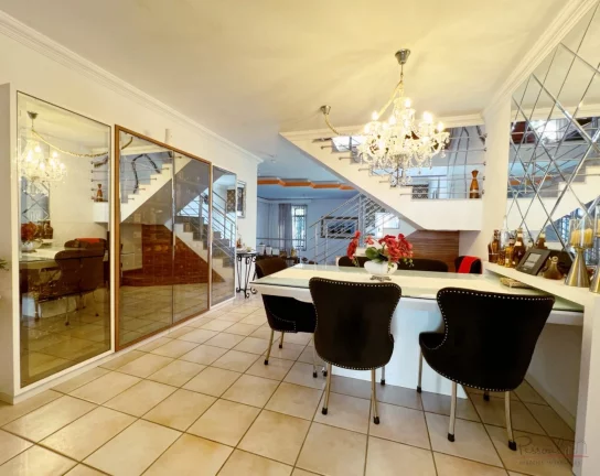 Imagem Excelente Casa no Itaguaçu com 4 quartos sendo 3 suites, piscina e área com churrasqueira. Esta Be...