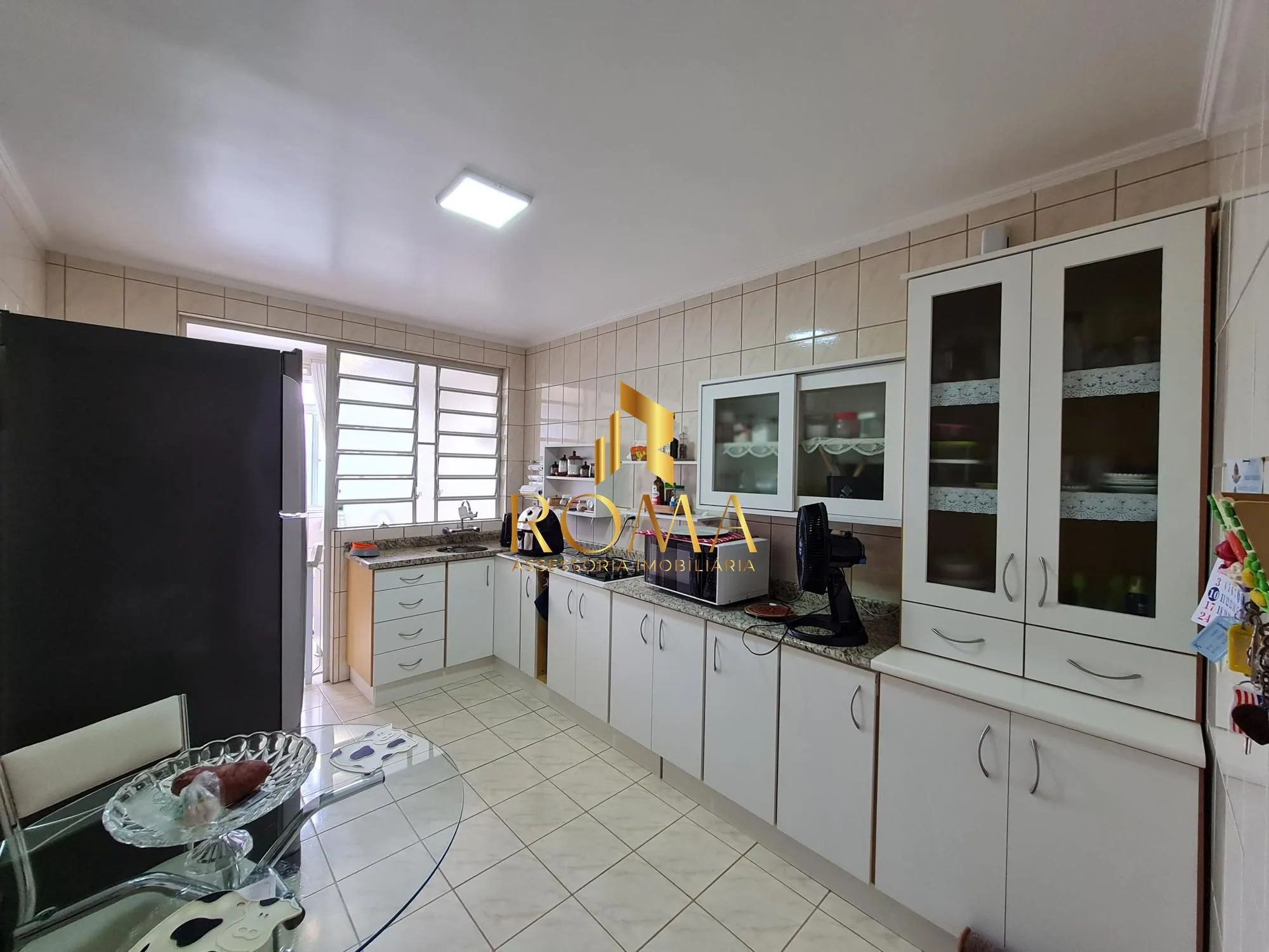 Imagem Apartamento Semimobiliado com 3 Quartos à Venda em Santa Maria