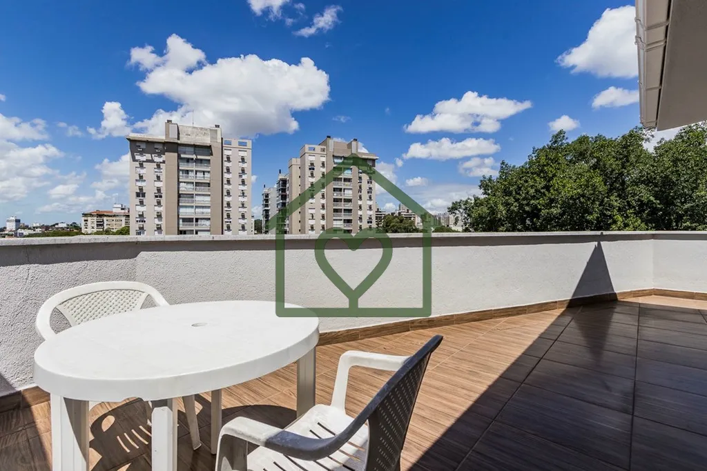 Imagem Linda cobertura duplex reformada situada no coração do Jardim Lindóia em Porto Alegre, Localizada...