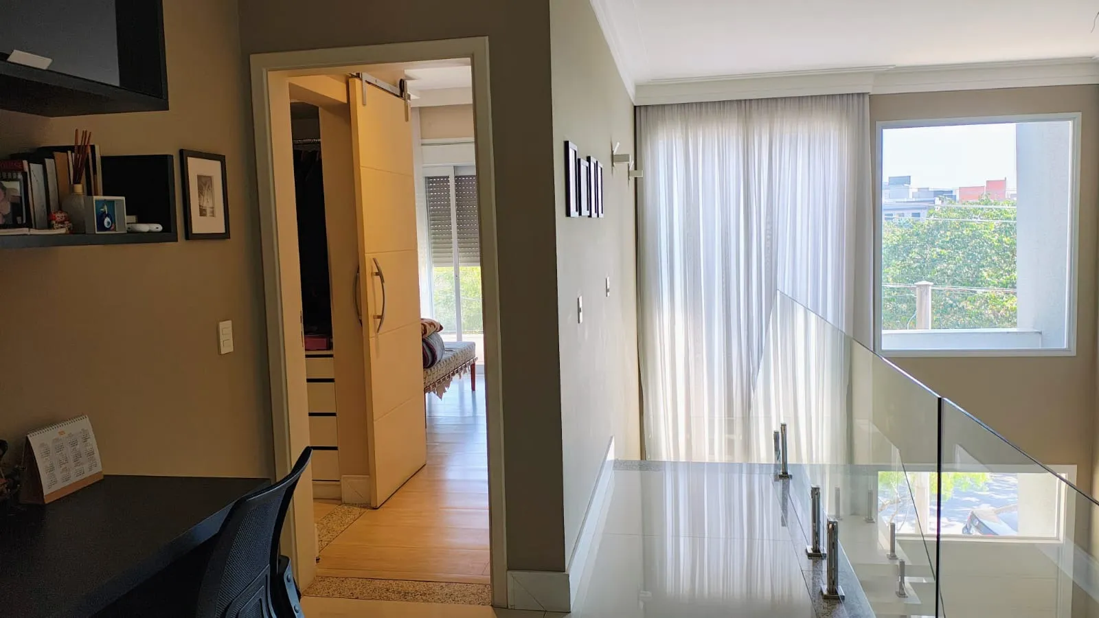 Imagem Luxuosa Casa com 3 Suítes, Piscina e Placas Fotovoltaicas no Condomínio Completo Ibiti Reserva