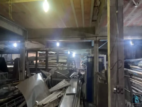 Imagem Imóvel comercial a venda, com barracão e loja, em Curitiba PR