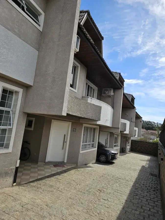 Imagem Sobrado com 3 Quartos à Venda, 151 m² em Boa Vista - Curitiba