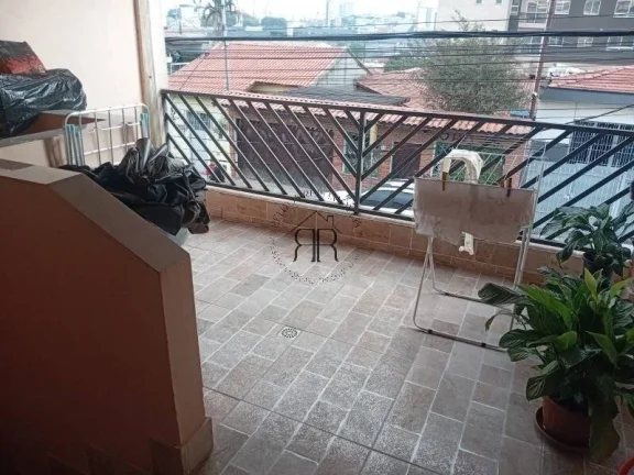 Imagem No local tem 2 casas. Entradas independentes com água, luz separadas. Uma em cima e outra embaixo. ...