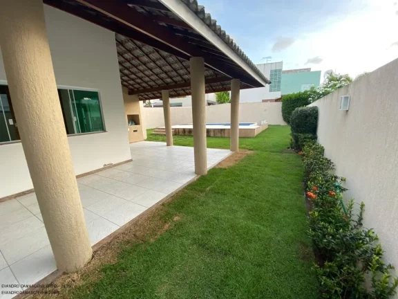 Imagem Casa em Condomínio de Luxo em Alphaville, Camaçari-BA: 4 Quartos, 3 Suítes, 2 Salas, 1 Banheiro, 4 vagas de garagem, 280m².