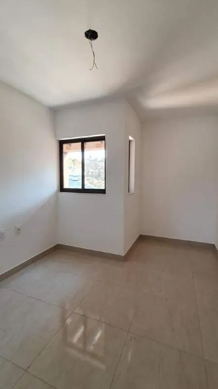 Imagem Casa duplex à venda, 3 quartos, 1 suíte, 2 vagas, Novo Centro - Santa Luzia/MG