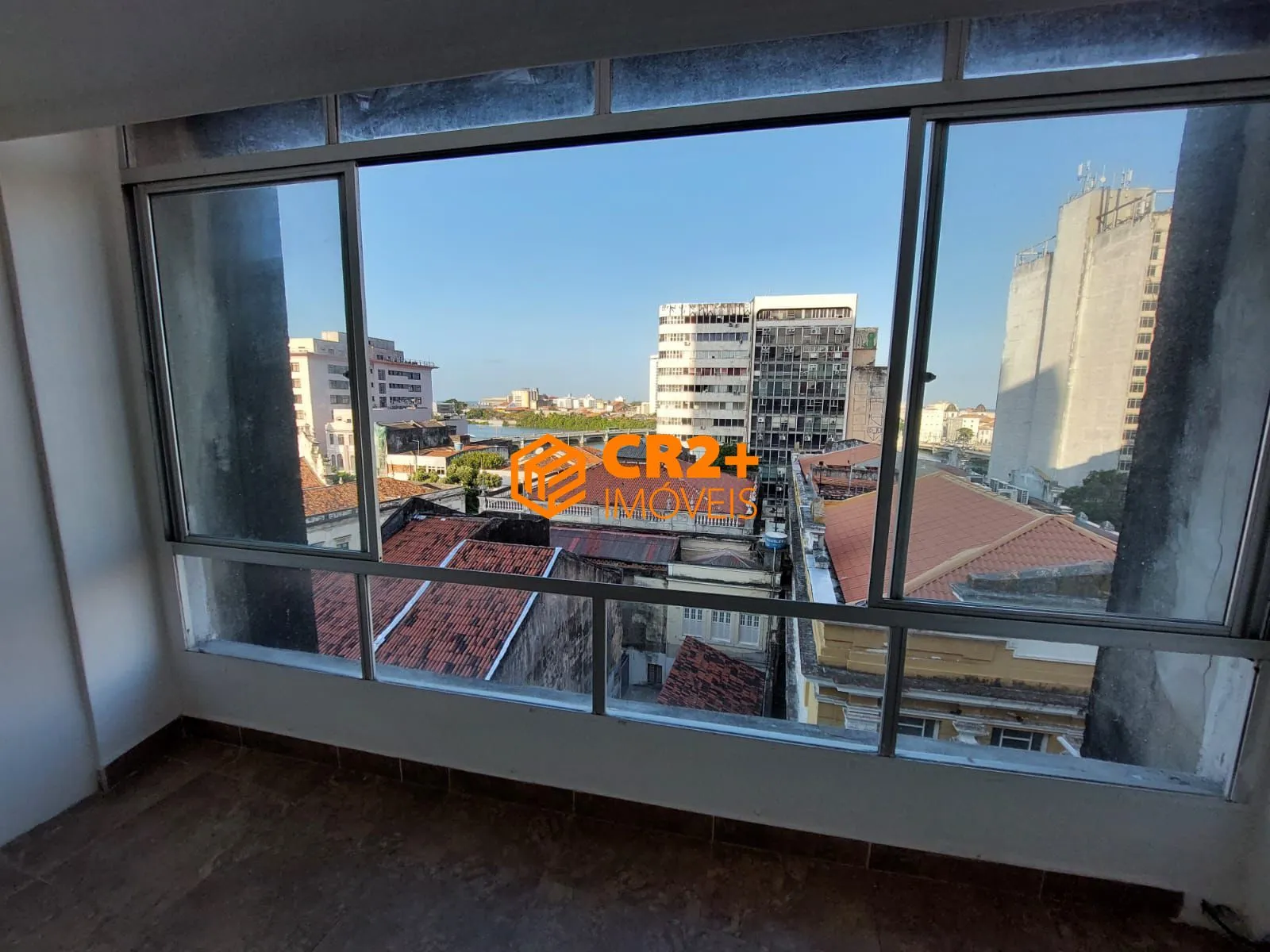 Imagem Vendo Sala Comercial no Empresarial Domar com vista linda do Recife!