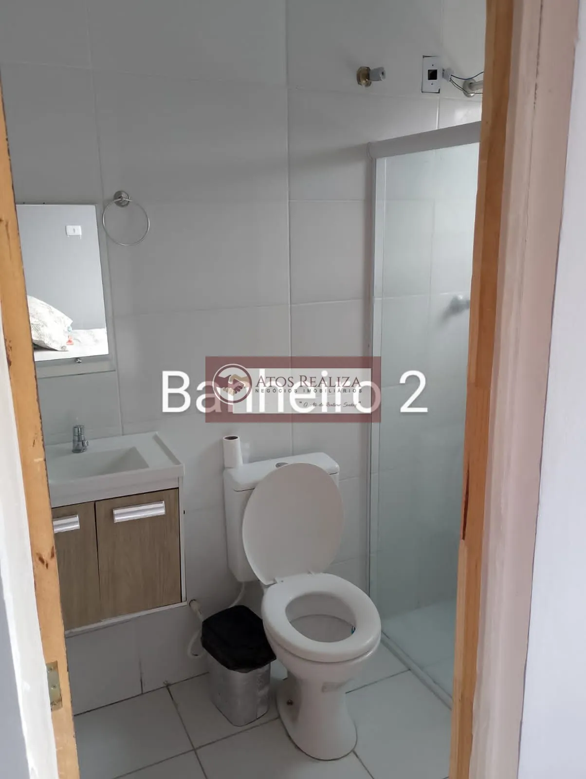 Imagem Vendo Oportunidade em parelheiros, Sobrado 3 Dormitórios, cozinha Americana, 2 Banheiros, Garagem e pronto comercial, valor de oportunidade, R$: 180.000. Aproveite.