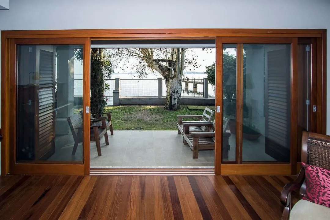 Imagem Casa para Venda - 420m², 4 dormitórios, sendo 3 suites, 5 vagas - Tristeza