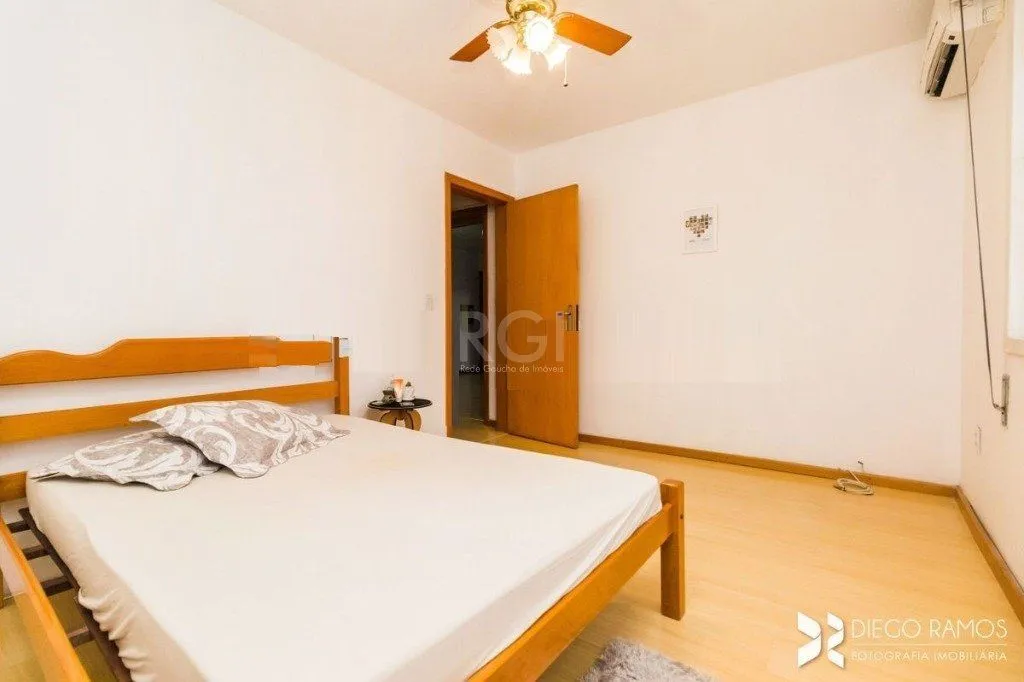 Imagem Apartamento para Venda - 79m², 2 dormitórios, 1 vaga - Partenon
