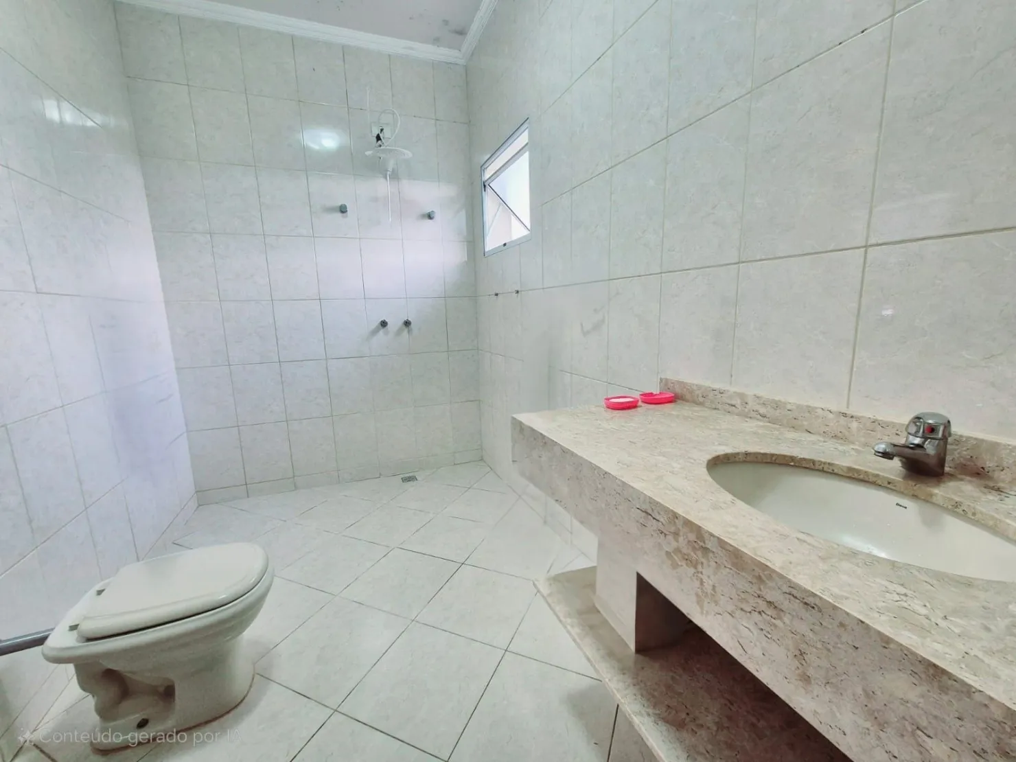 Imagem Luxuosa Casa com Piscina, Área Gourmet e Conexão com a Natureza no Condomínio Real Ville - 435 m² de Terreno