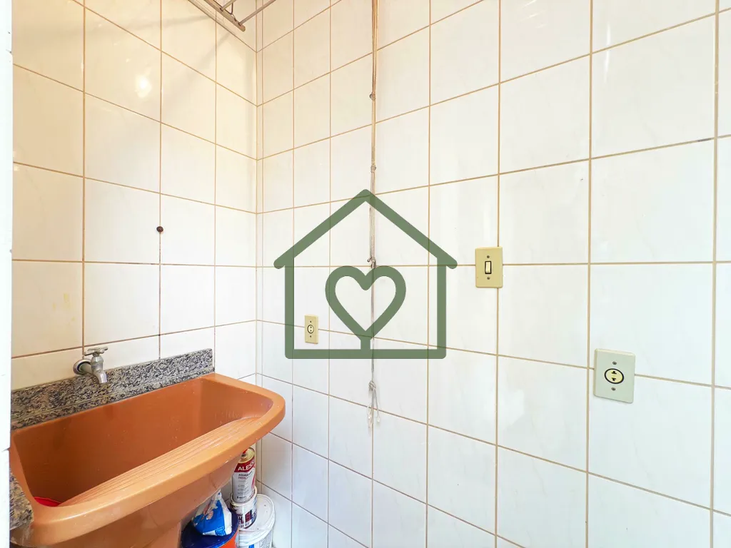 Imagem Ótimo apartamento reformado muito bem distribuído e com ventilação cruzada, proporcionando ambie...