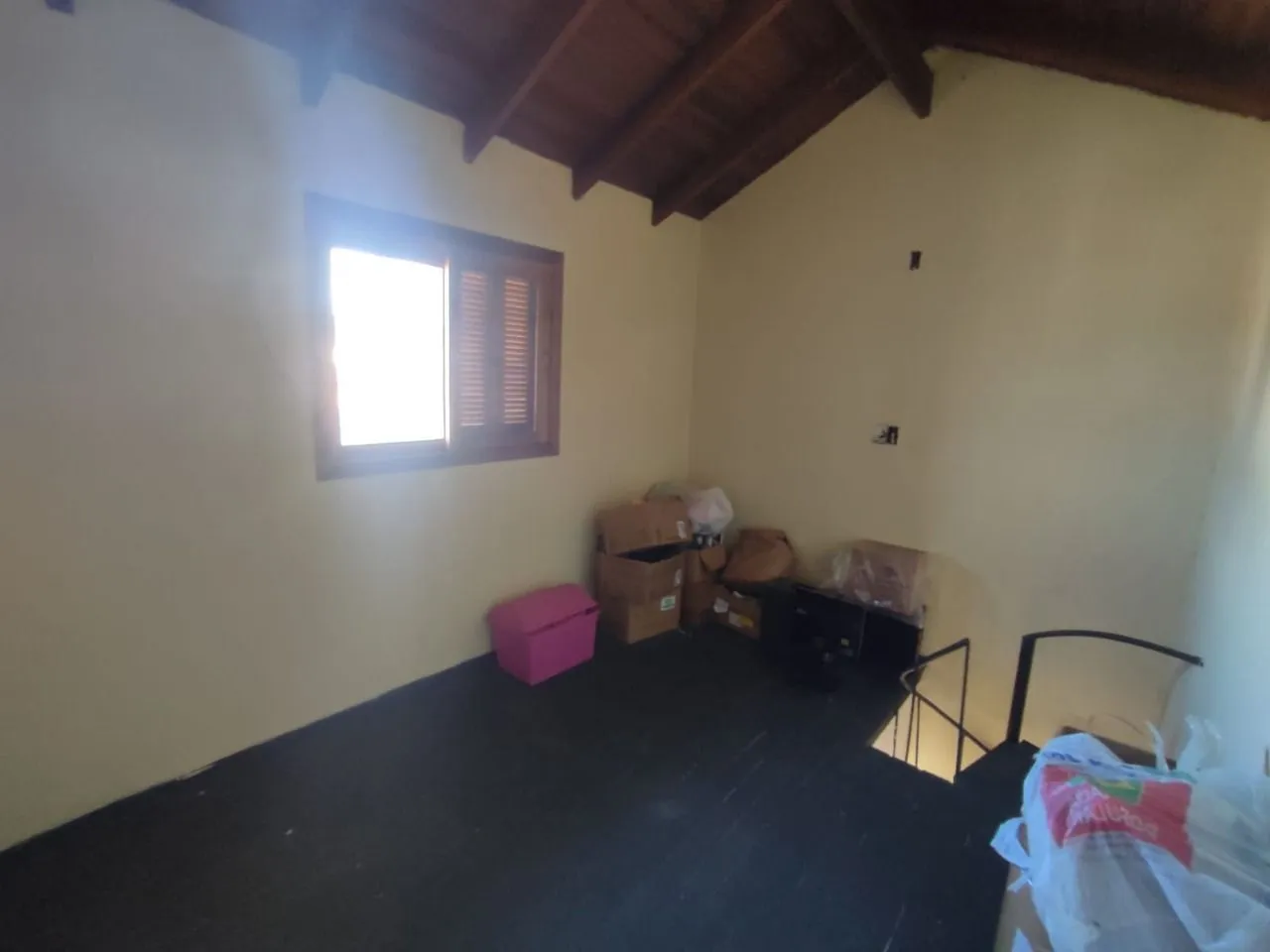Imagem Sobrado de 3 pisos localizado no bairro Hipica - 3 Dormitórios