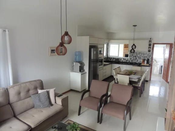Imagem Casa de Alto Padrão à Venda no Bairro Areias de Palhocinha em Garopaba-SC
